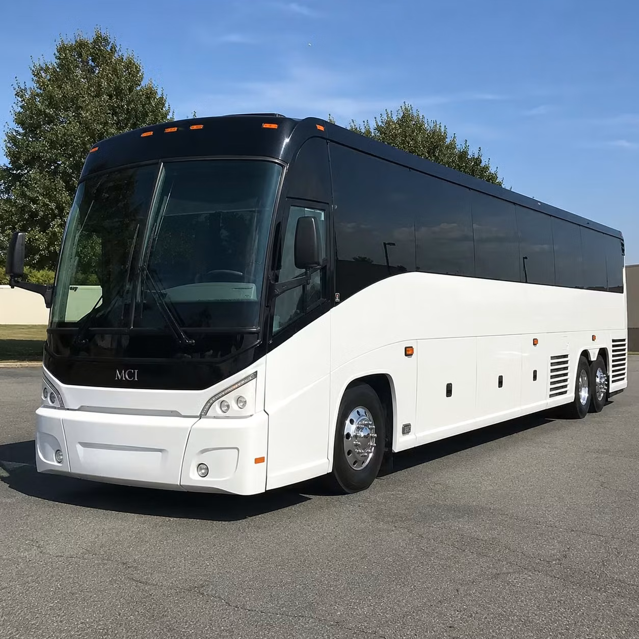 deerfield beach groups rely on long distance bus rentals for multi day florida road trips