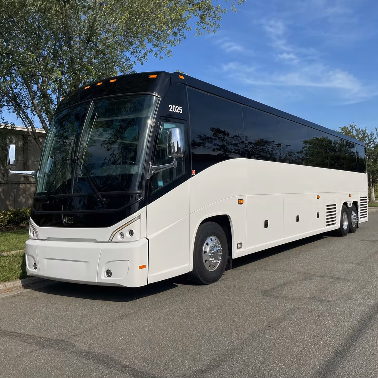 plan deerfield beach to atlanta nashville or beyond with a long distance charter bus