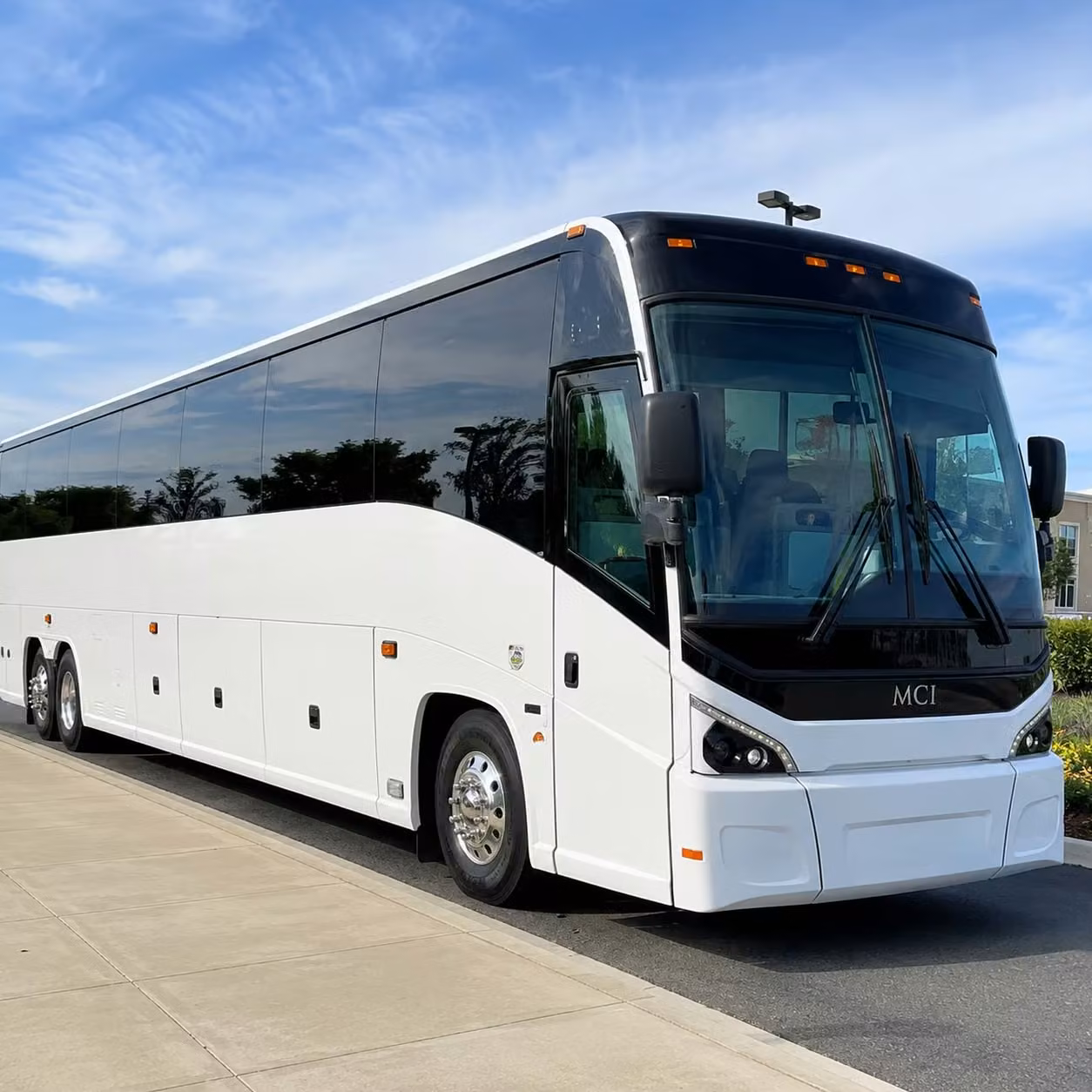 why groups in deerfield beach choose charter buses for concert season